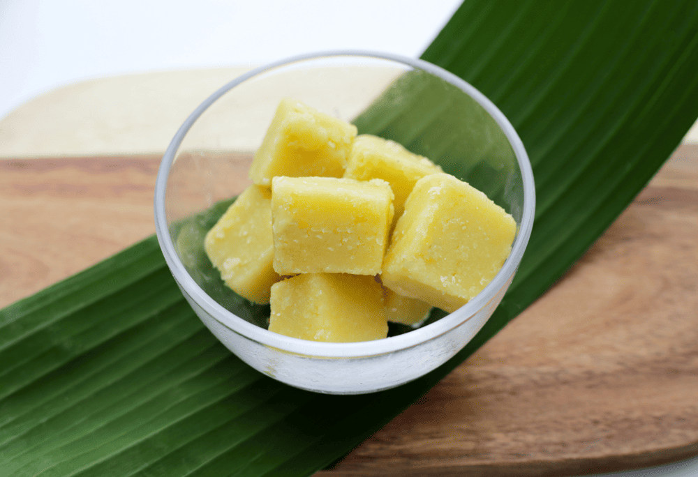 Banh dau xanh is a delicate Vietnamese mung bean cake with a smooth, crumbly texture and mildly sweet, nutty flavor (Source: Canva)